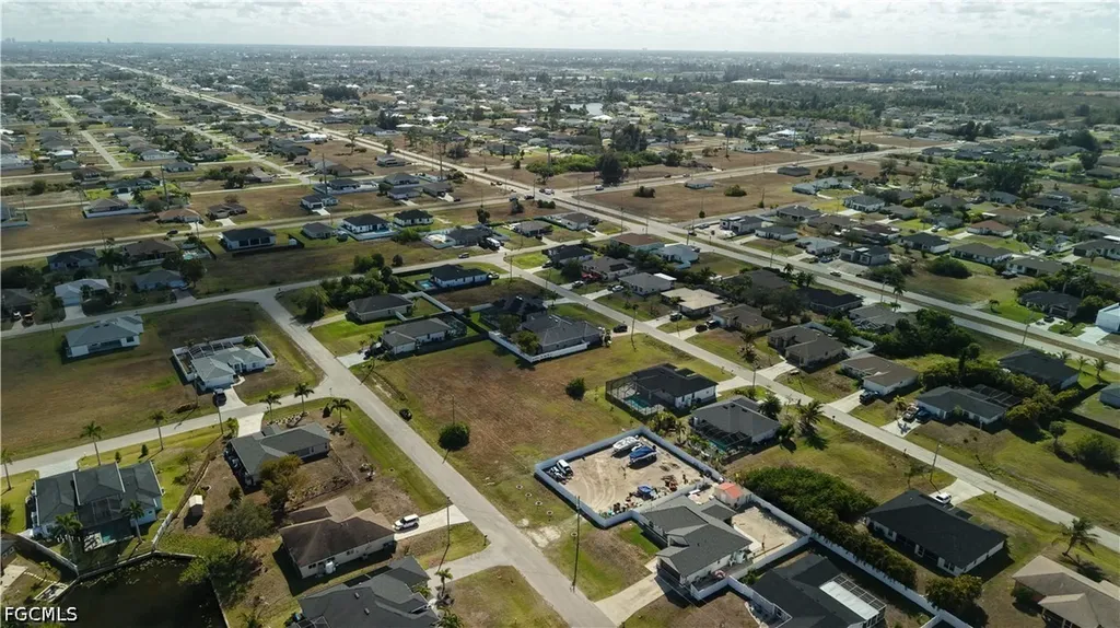 2502 NW 1st Street Cape Coral FL 33993