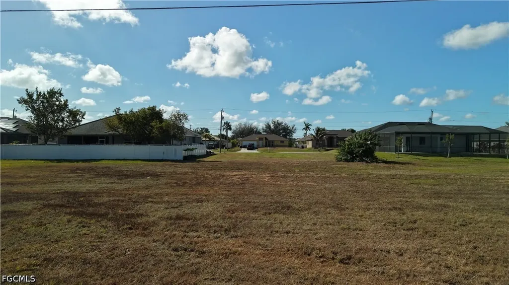 2502 NW 1st Street Cape Coral FL 33993