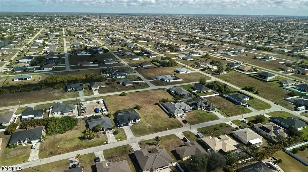 2502 NW 1st Street Cape Coral FL 33993