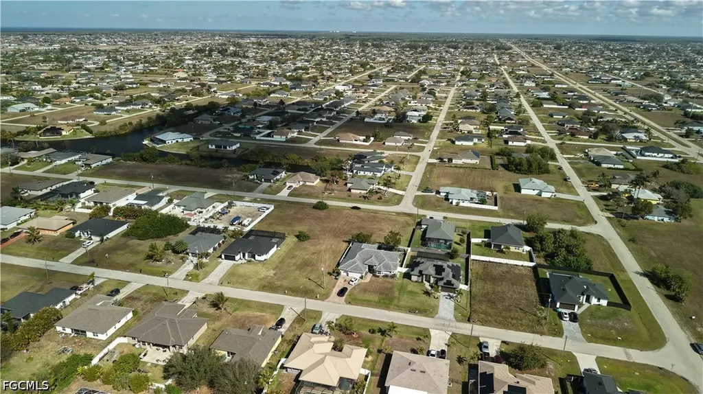 2502 NW 1st Street Cape Coral FL 33993