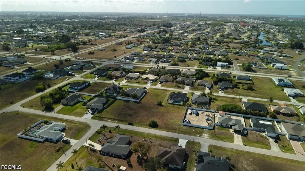 2502 NW 1st Street Cape Coral FL 33993