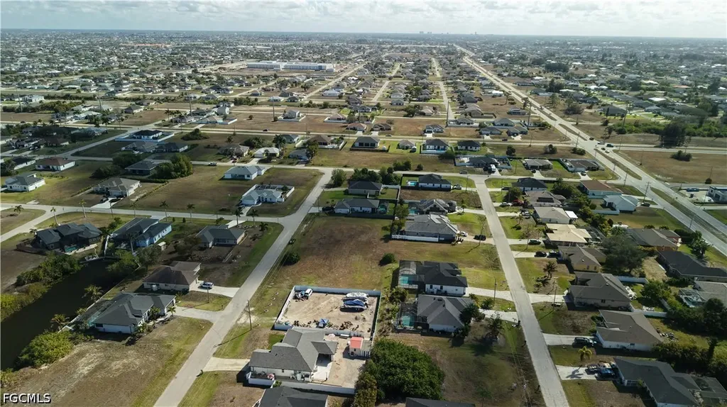 2502 NW 1st Street Cape Coral FL 33993