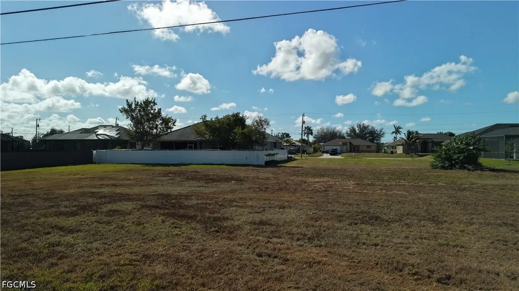 2502 NW 1st Street Cape Coral FL 33993