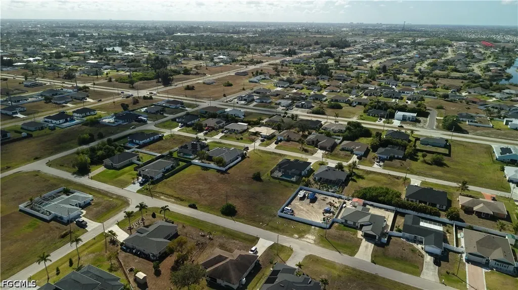 2502 NW 1st Street Cape Coral FL 33993