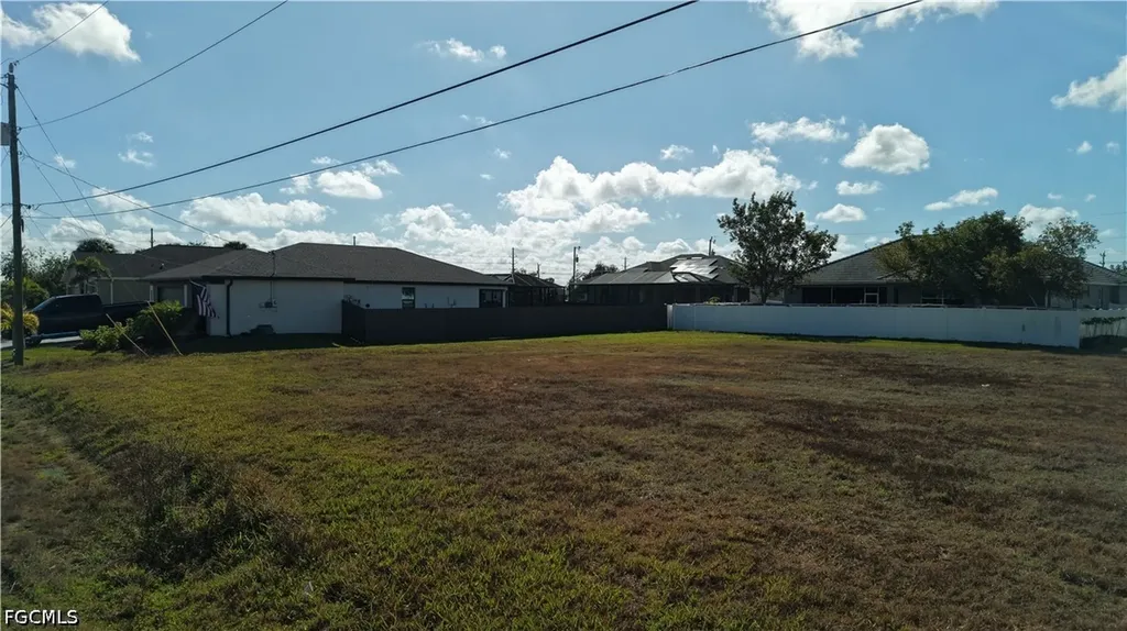 2502 NW 1st Street Cape Coral FL 33993