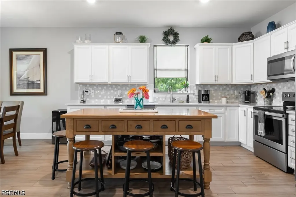 16013 Palmetto Prairie Drive Alva FL 33920