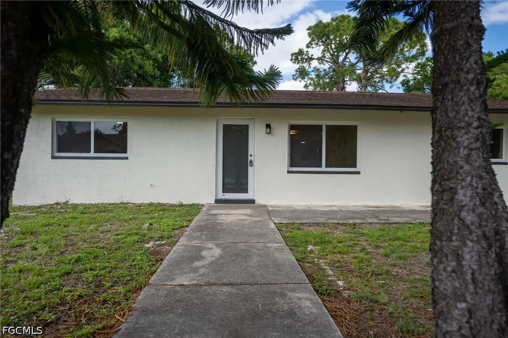 5016 4th Street W Lehigh Acres FL 33971