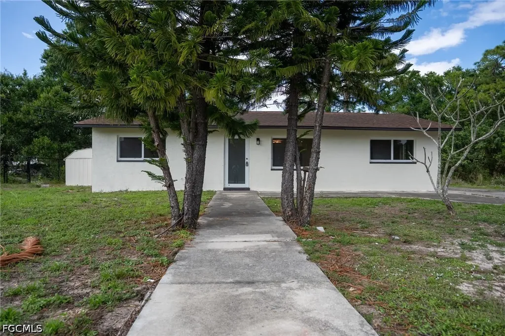 5016 4th Street W Lehigh Acres FL 33971