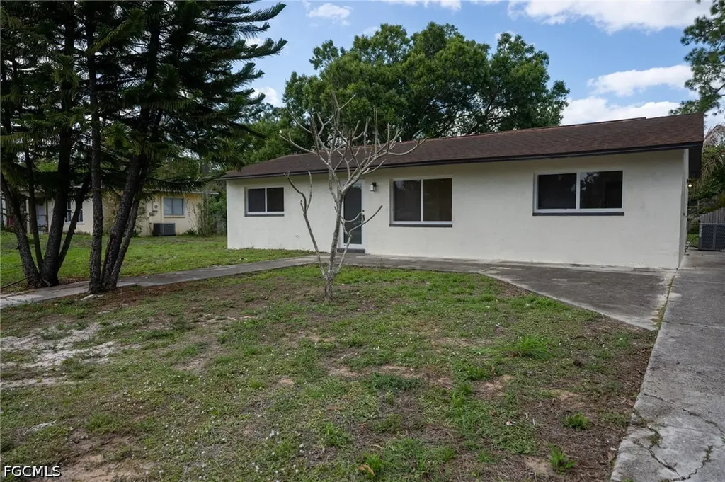 5016 4th Street W Lehigh Acres FL 33971