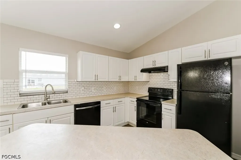 123 Blackstone Drive Fort Myers FL 33913