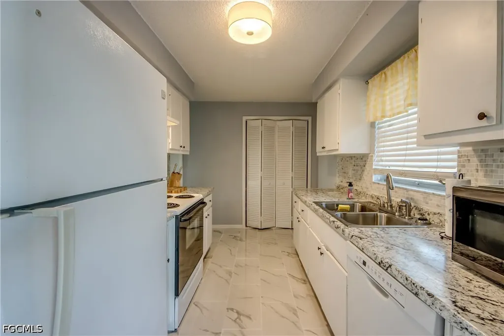 3518 SE 8th Place Cape Coral FL 33904