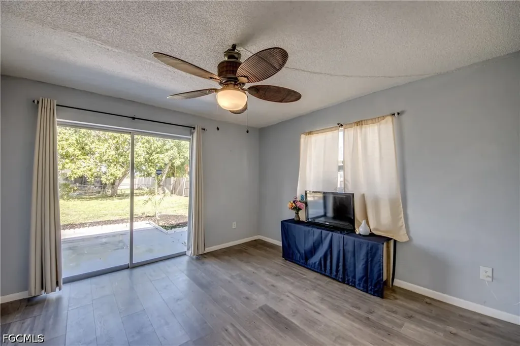 3518 SE 8th Place Cape Coral FL 33904