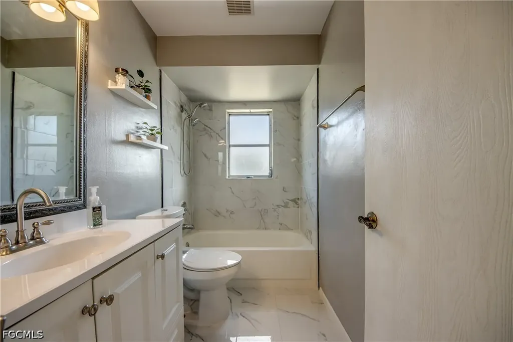 3518 SE 8th Place Cape Coral FL 33904