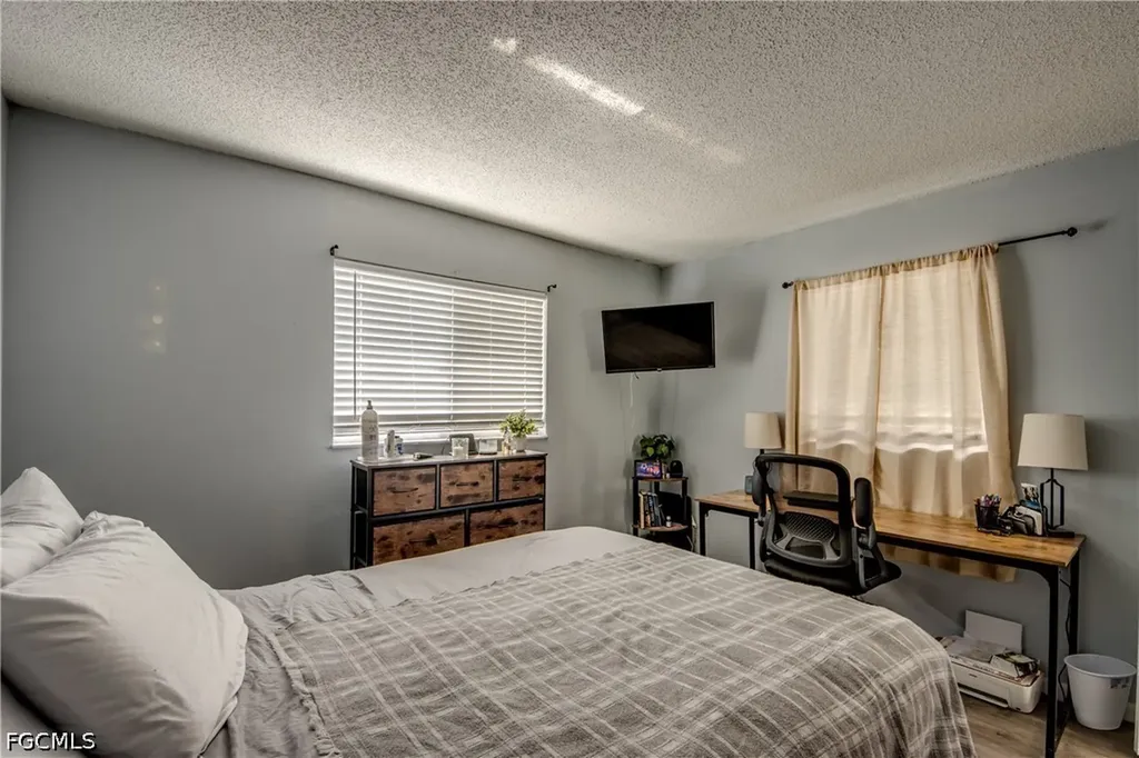 3518 SE 8th Place Cape Coral FL 33904