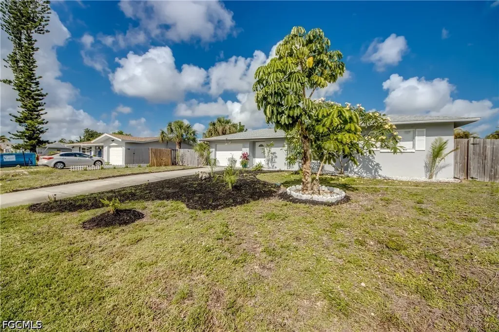 3518 SE 8th Place Cape Coral FL 33904