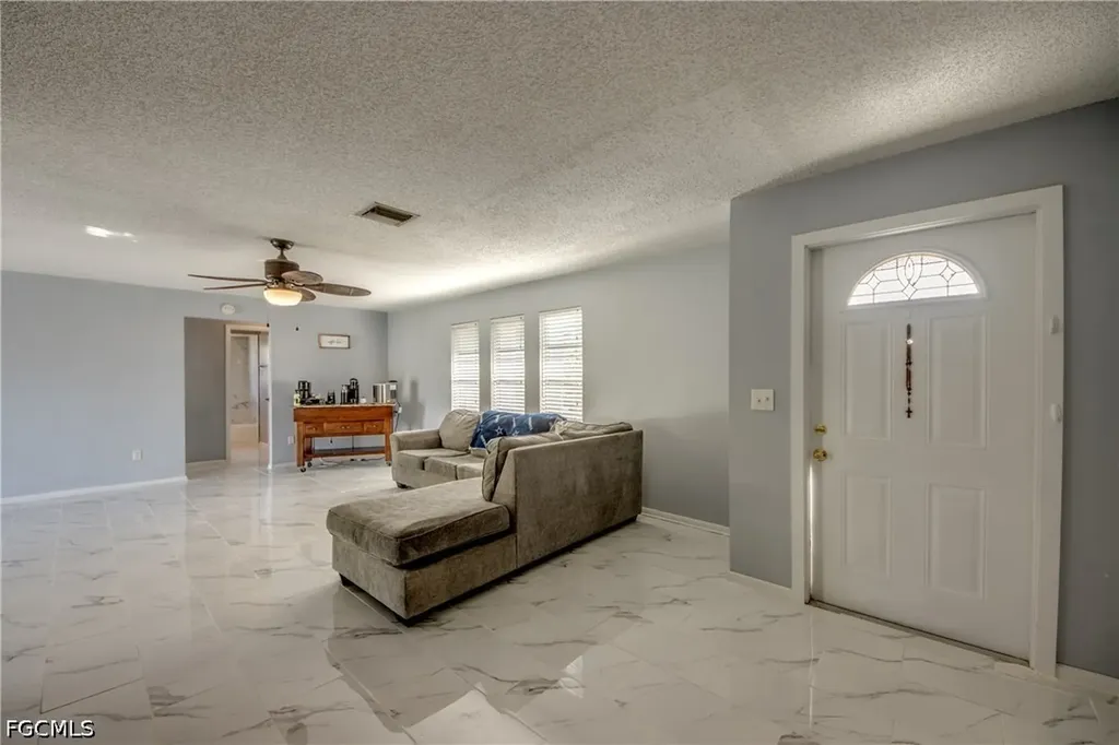 3518 SE 8th Place Cape Coral FL 33904