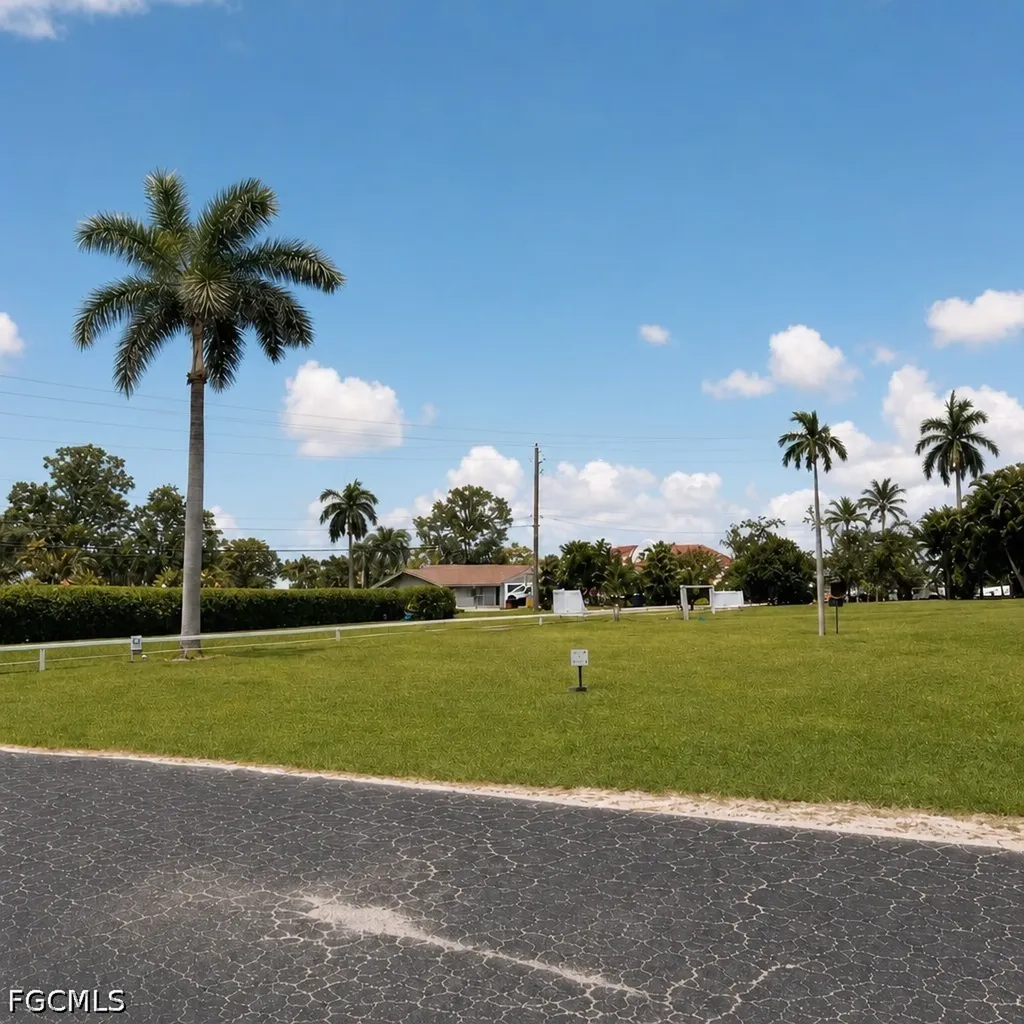 90 Sycamore Lane Fort Myers FL 33908