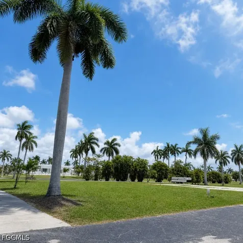 90 Sycamore Lane Fort Myers FL 33908