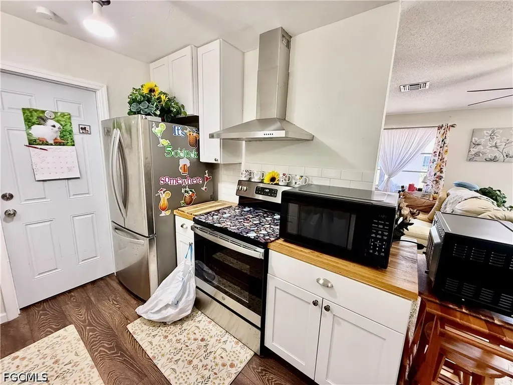 332 Dellwood Avenue Lehigh Acres FL 33936