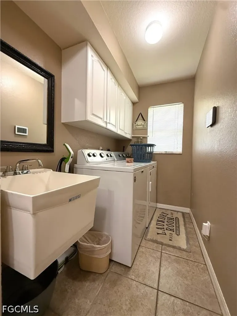 2639 SW 5th Street Cape Coral FL 33991