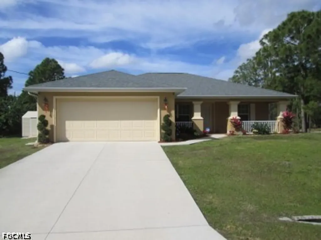 823 Lee Avenue Lehigh Acres FL 33972