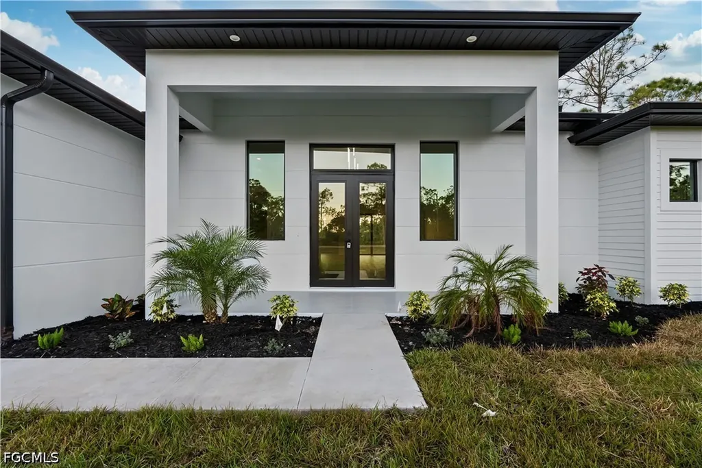 3269 54th Avenue NE Naples FL 34120