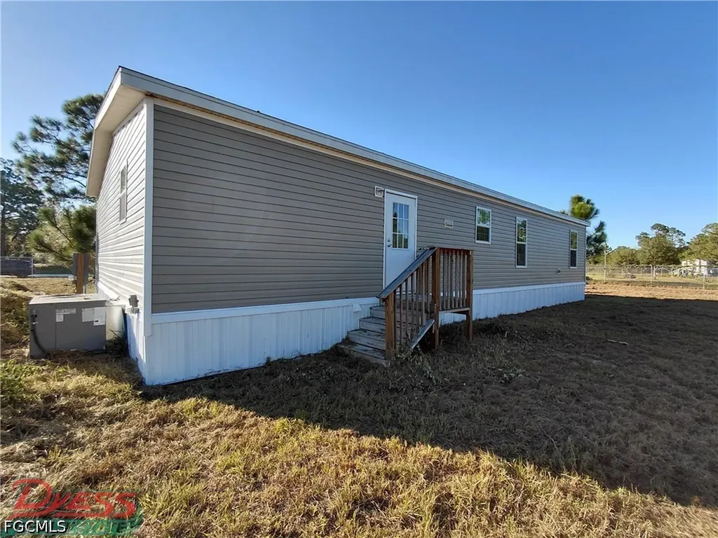 235 N Kennel Street Clewiston FL 33440
