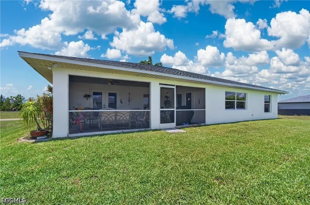 3437 NE 9th Place Cape Coral FL 33909