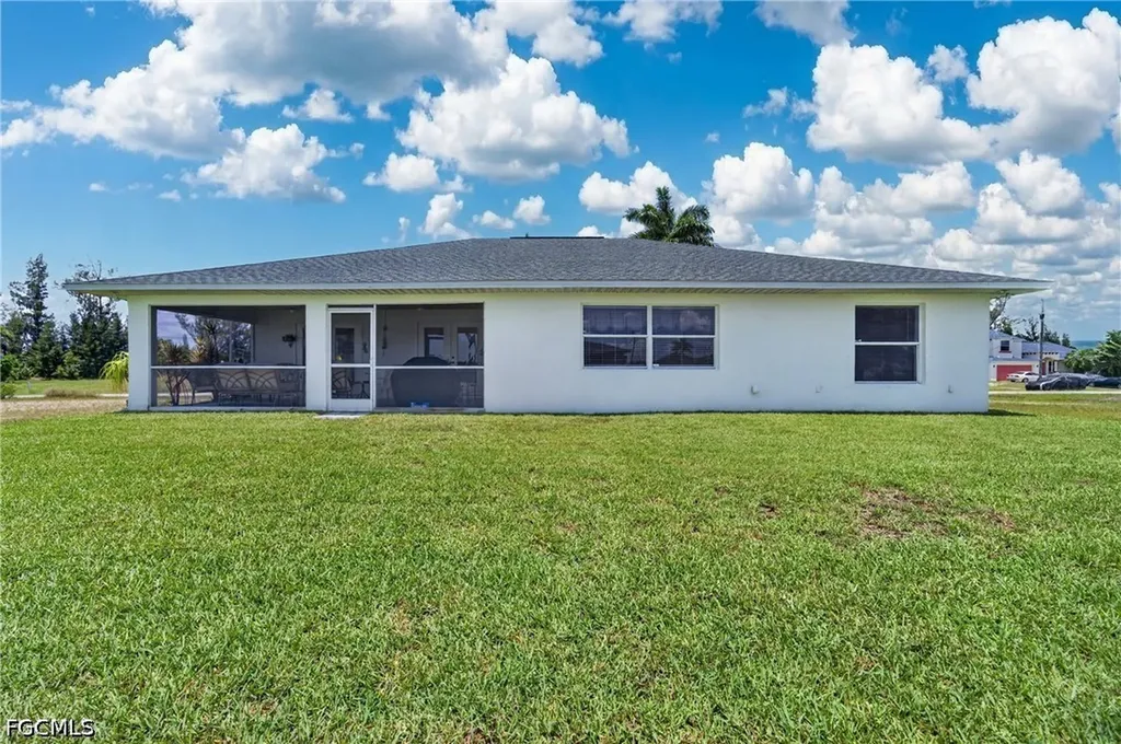 3437 NE 9th Place Cape Coral FL 33909
