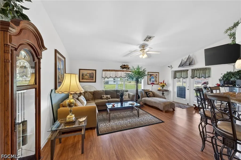 3437 NE 9th Place Cape Coral FL 33909
