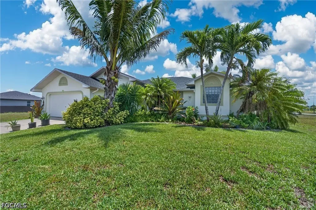 3437 NE 9th Place Cape Coral FL 33909