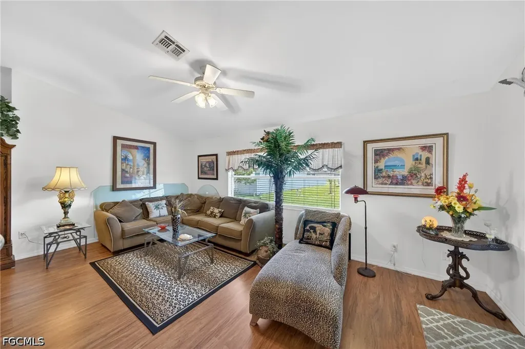 3437 NE 9th Place Cape Coral FL 33909