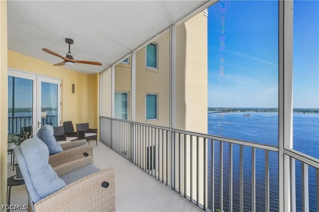 2743 1st Street Fort Myers FL 33916