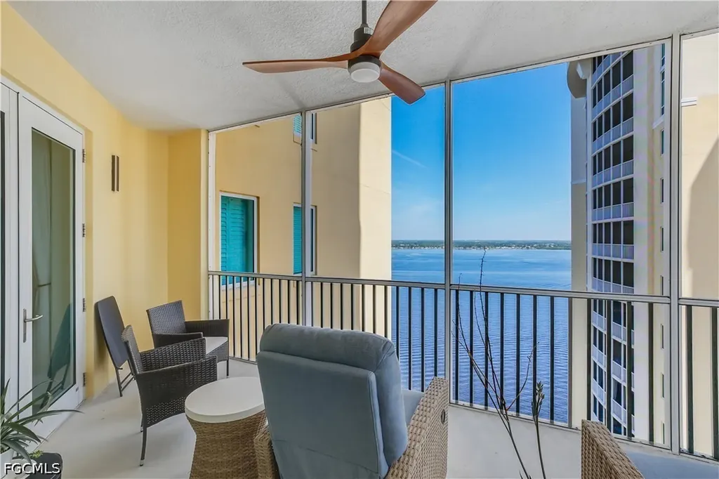 2743 1st Street Fort Myers FL 33916