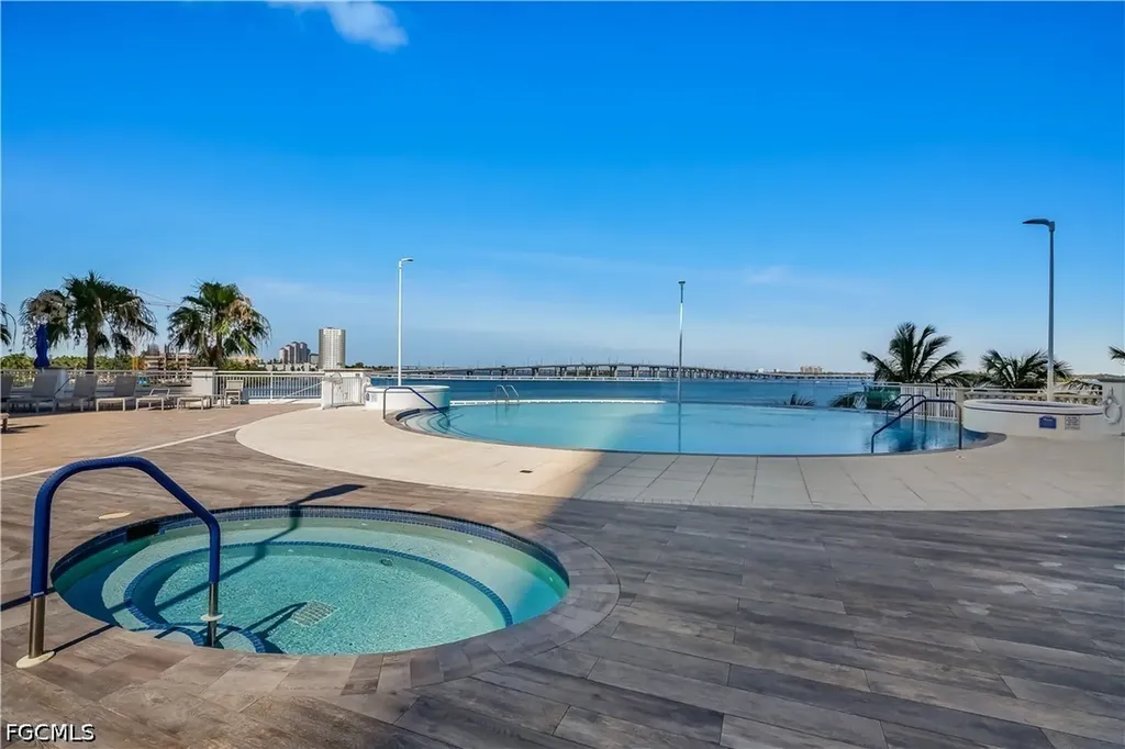 2743 1st Street Fort Myers FL 33916