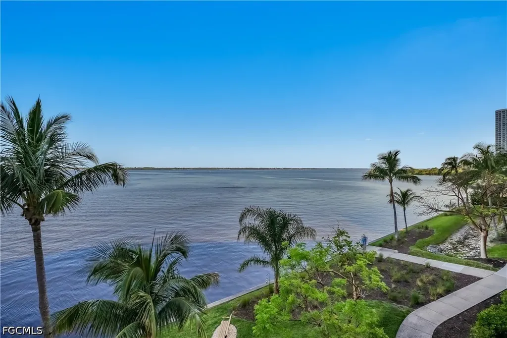 2743 1st Street Fort Myers FL 33916