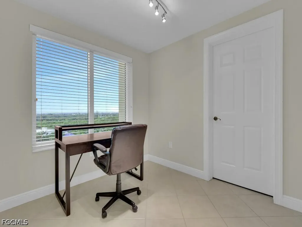 2745 1st Street Fort Myers FL 33916