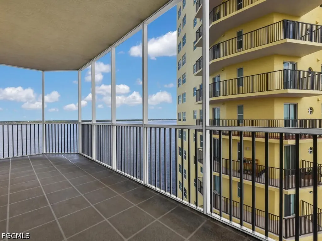 2745 1st Street Fort Myers FL 33916