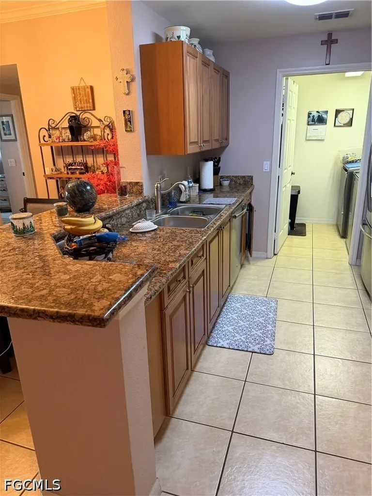 1860 Concordia Lake Circle Cape Coral FL 33909