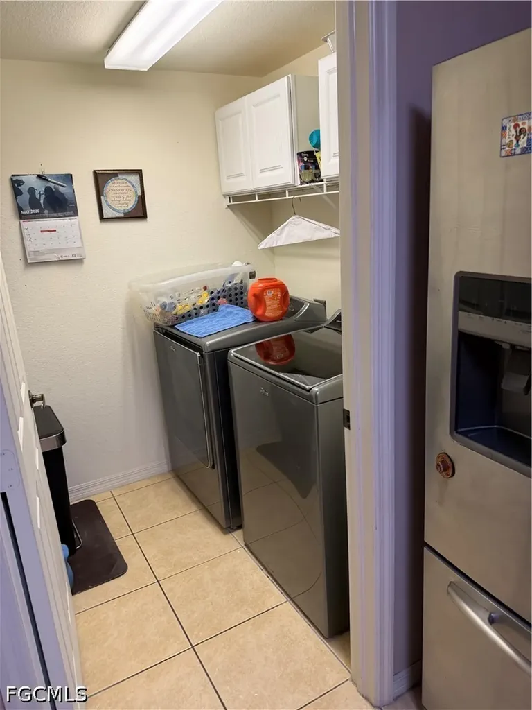 1860 Concordia Lake Circle Cape Coral FL 33909