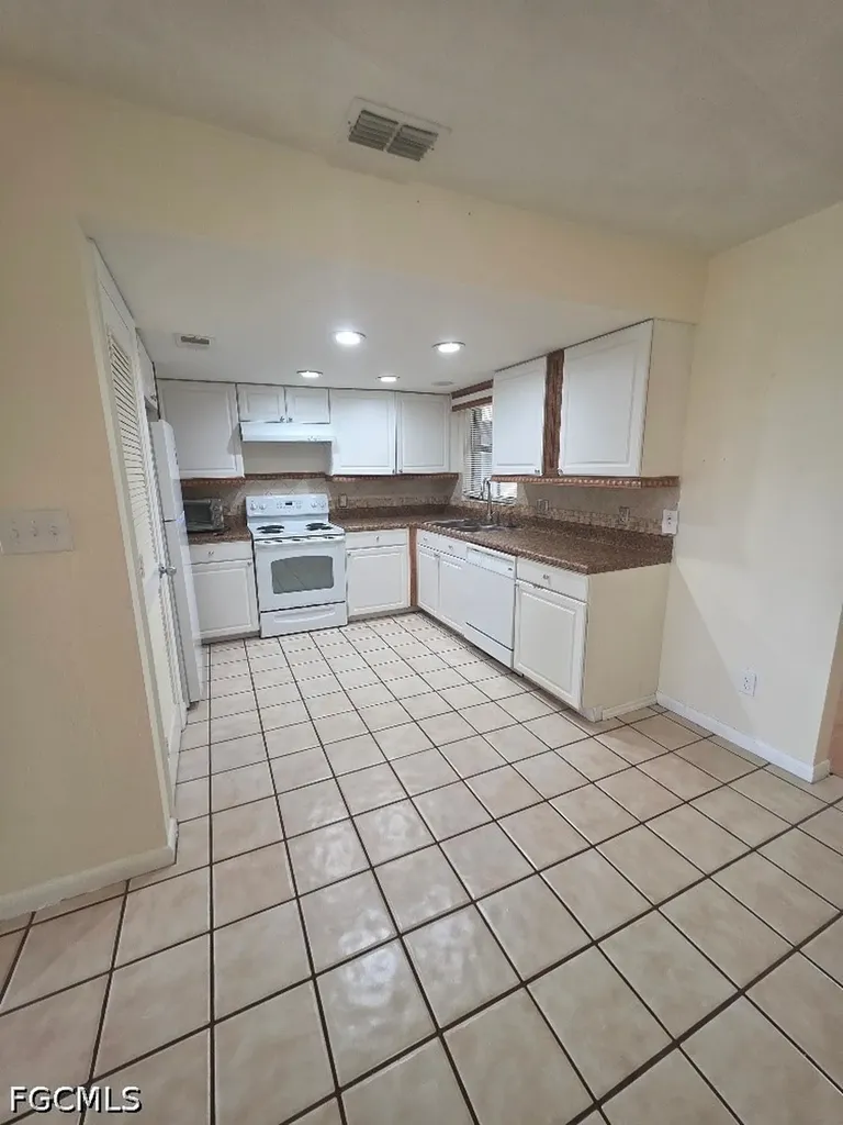 202 Eaglesmere Drive Lehigh Acres FL 33936