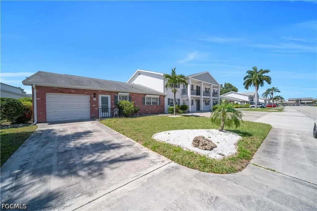 8741 Lueck Lane Fort Myers FL 33919