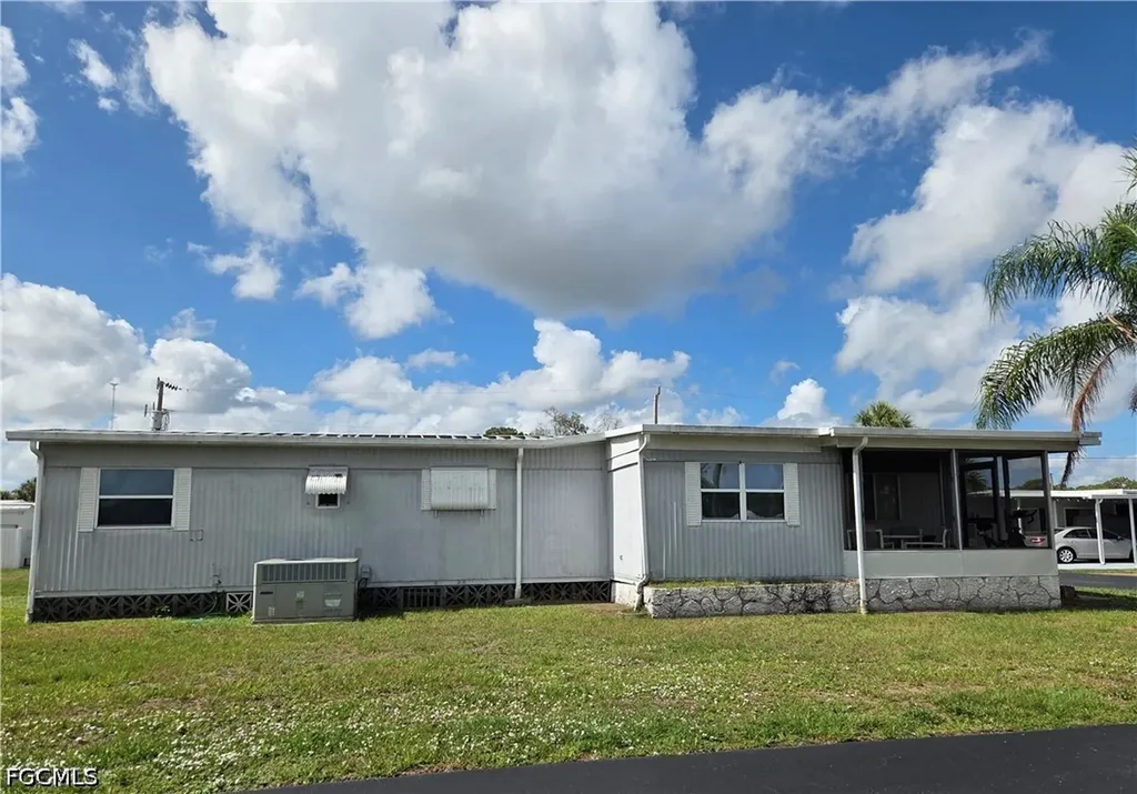 549 Freedom Street North Fort Myers FL 33917