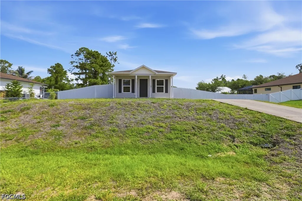 3824 17th Street W Lehigh Acres FL 33971