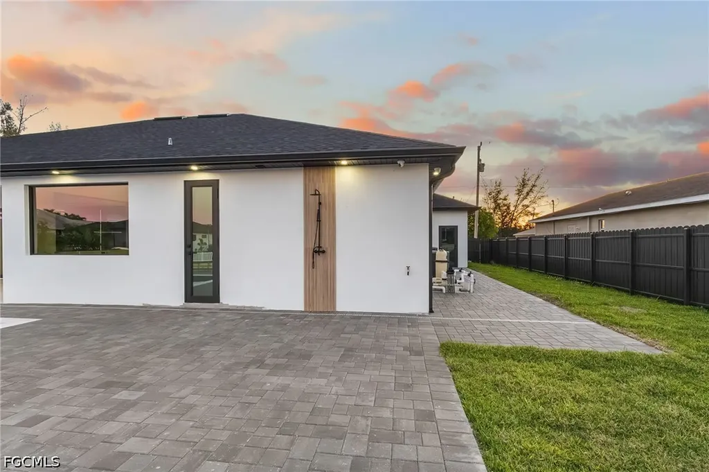 1919 SW 15th Place Cape Coral FL 33991