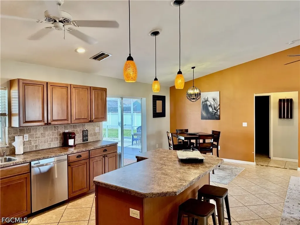 213 SW 10th Terrace Cape Coral FL 33991