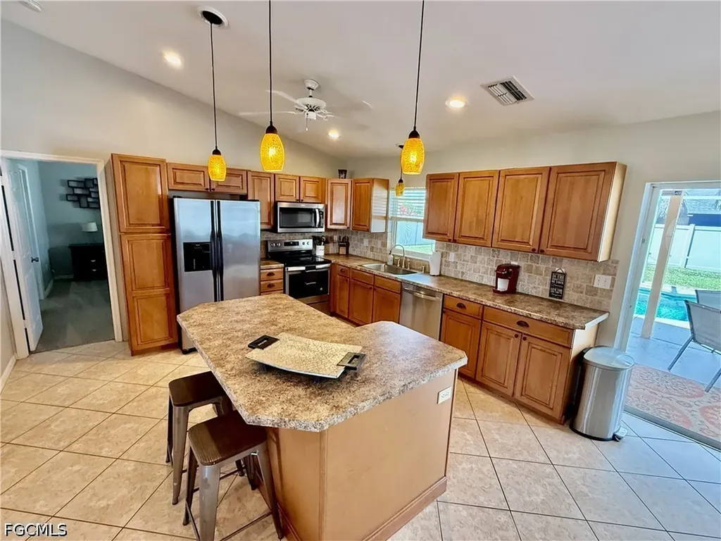 213 SW 10th Terrace Cape Coral FL 33991
