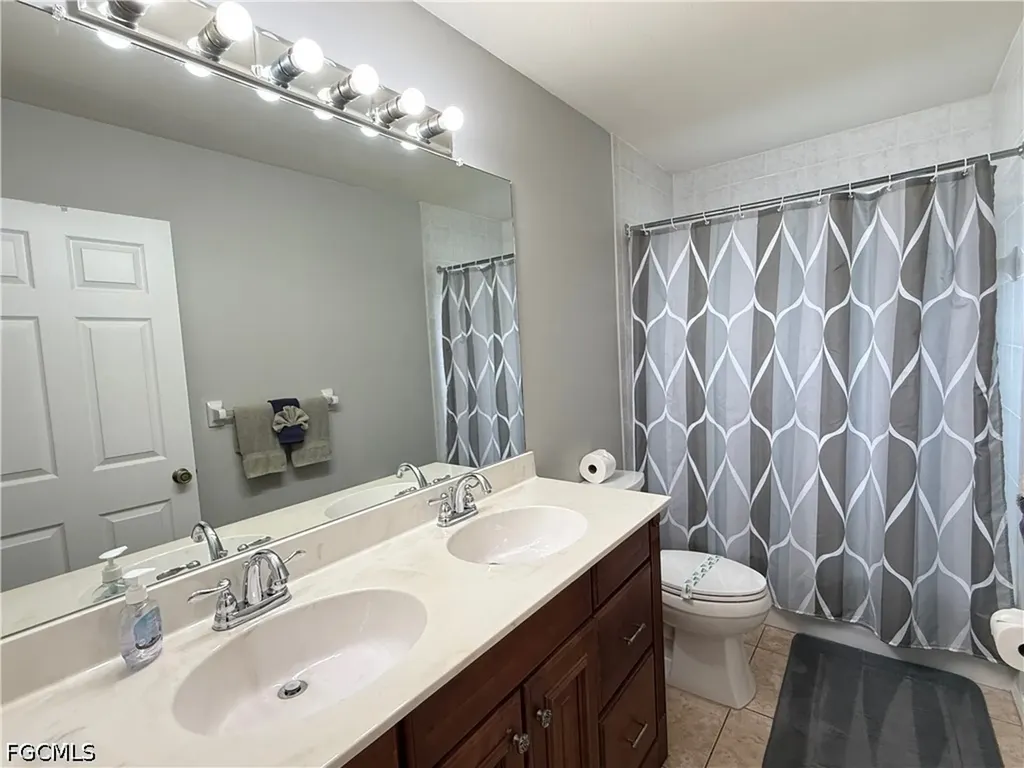 213 SW 10th Terrace Cape Coral FL 33991