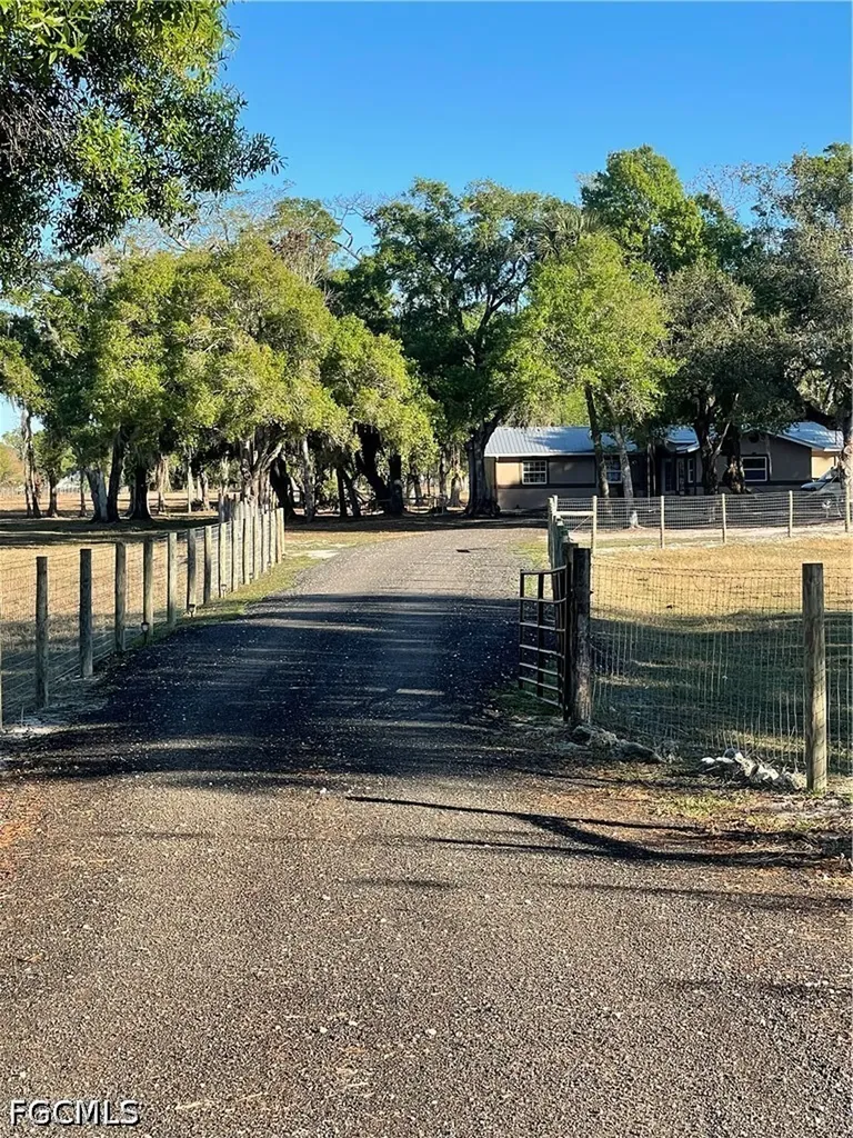 1220 A Road Labelle FL 33935