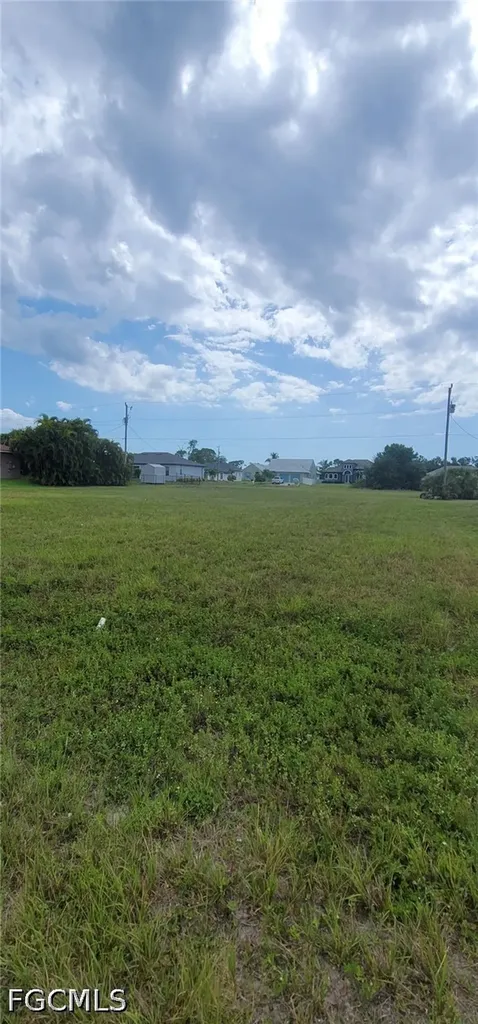 1718 El Dorado Boulevard N Cape Coral FL 33993
